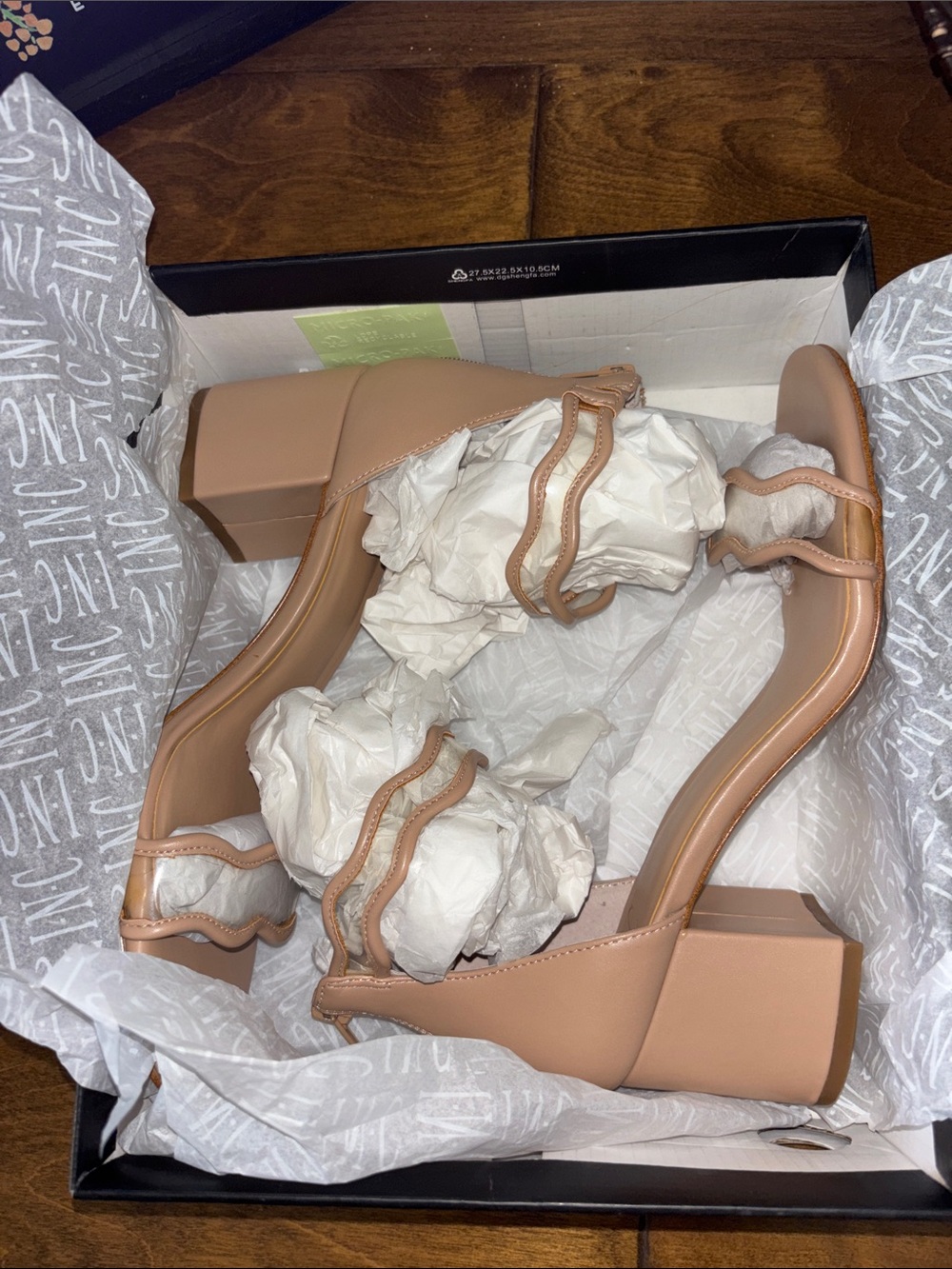 Women's INC Almond Scalloped Block Heel Sandals 9M - Picture 11 of 11